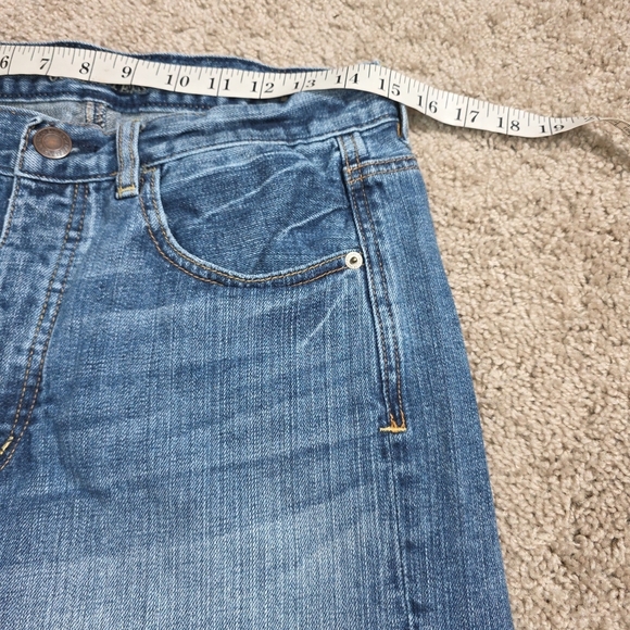 American Eagle Shorts Womens 6 Blue Jean Midium Rise Stretch Raw Hem - Picture 8 of 8